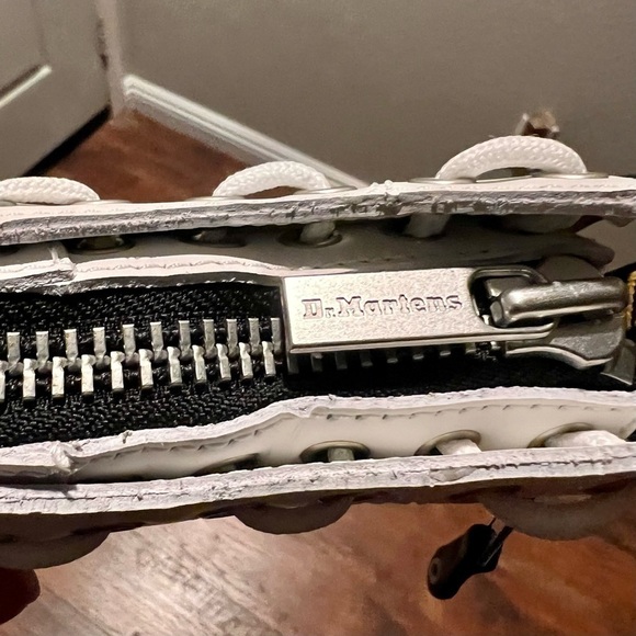 DR. MARTENS white leather 1460 twin zipper boots. Size 5 NWOT - Picture 12 of 12